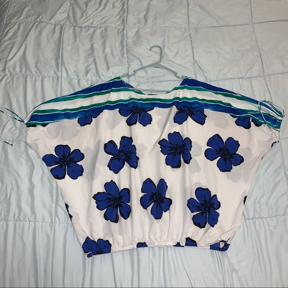 Draw string-sleeve floral blouse